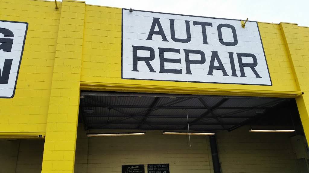 J & J Mufflers Auto Repair | 1054 South La Brea Ave, Inglewood, CA 90301, USA | Phone: (310) 674-8911