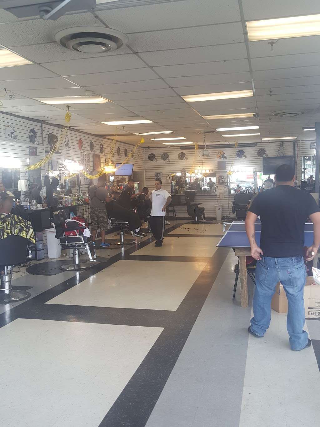 Top Notch Barber Shop | 5811 S Crescent Blvd, Pennsauken Township, NJ 08110, USA | Phone: (856) 356-2195