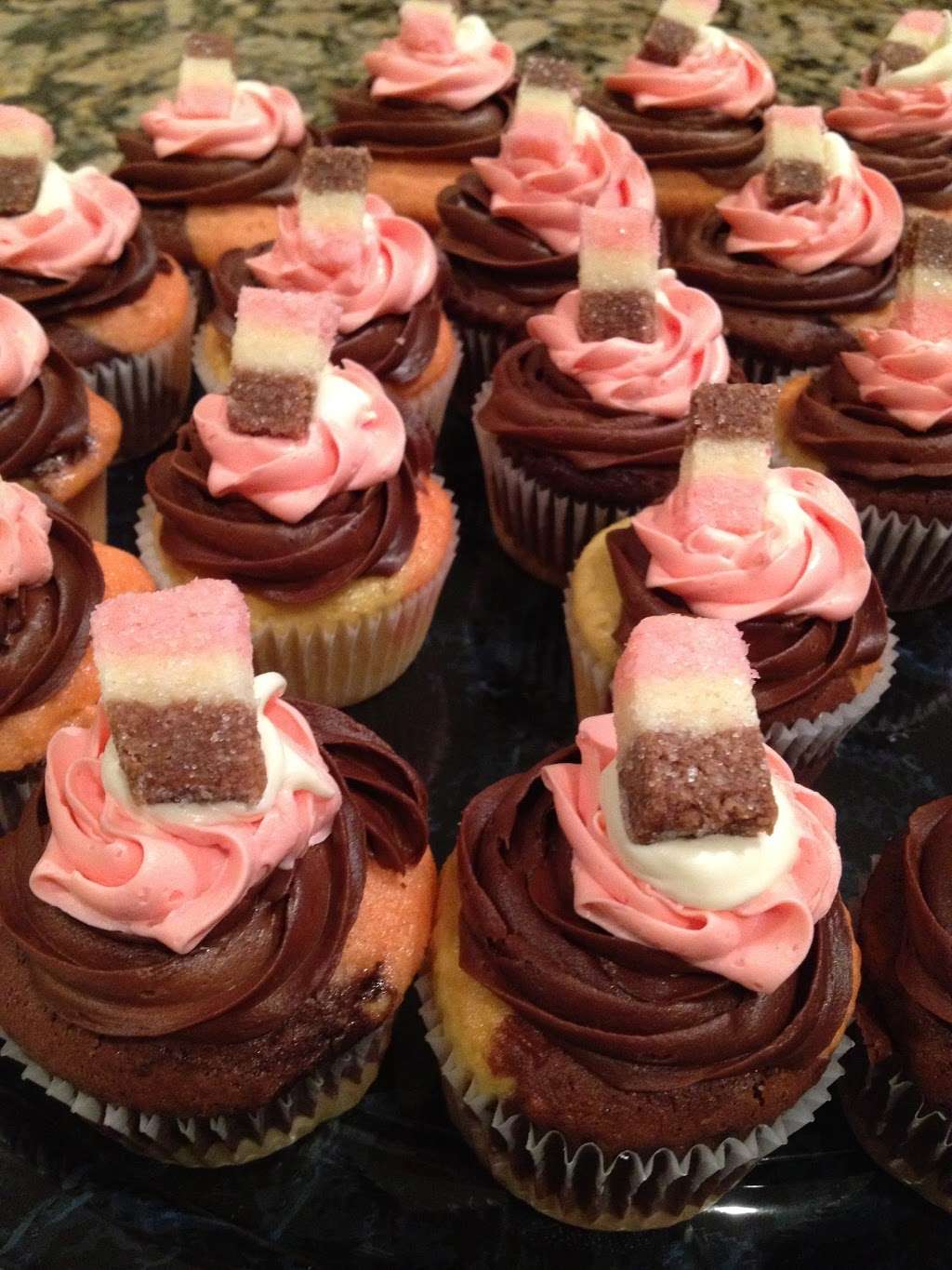 Sweet Joy Cupcakes | 2109 Southlake Mall, Merrillville, IN 46410 | Phone: (219) 440-2253