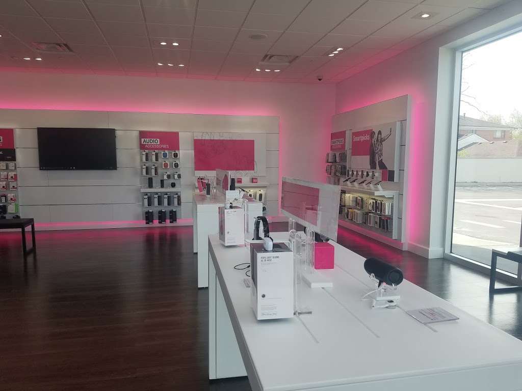 T-Mobile | 925 S Colorado Blvd, Denver, CO 80246, USA | Phone: (720) 506-5568