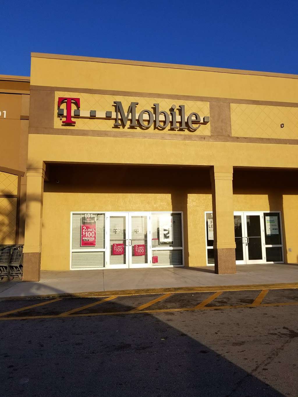 T-Mobile | 3753 NW 167th St #101, Miami Gardens, FL 33055, USA | Phone: (786) 565-9906