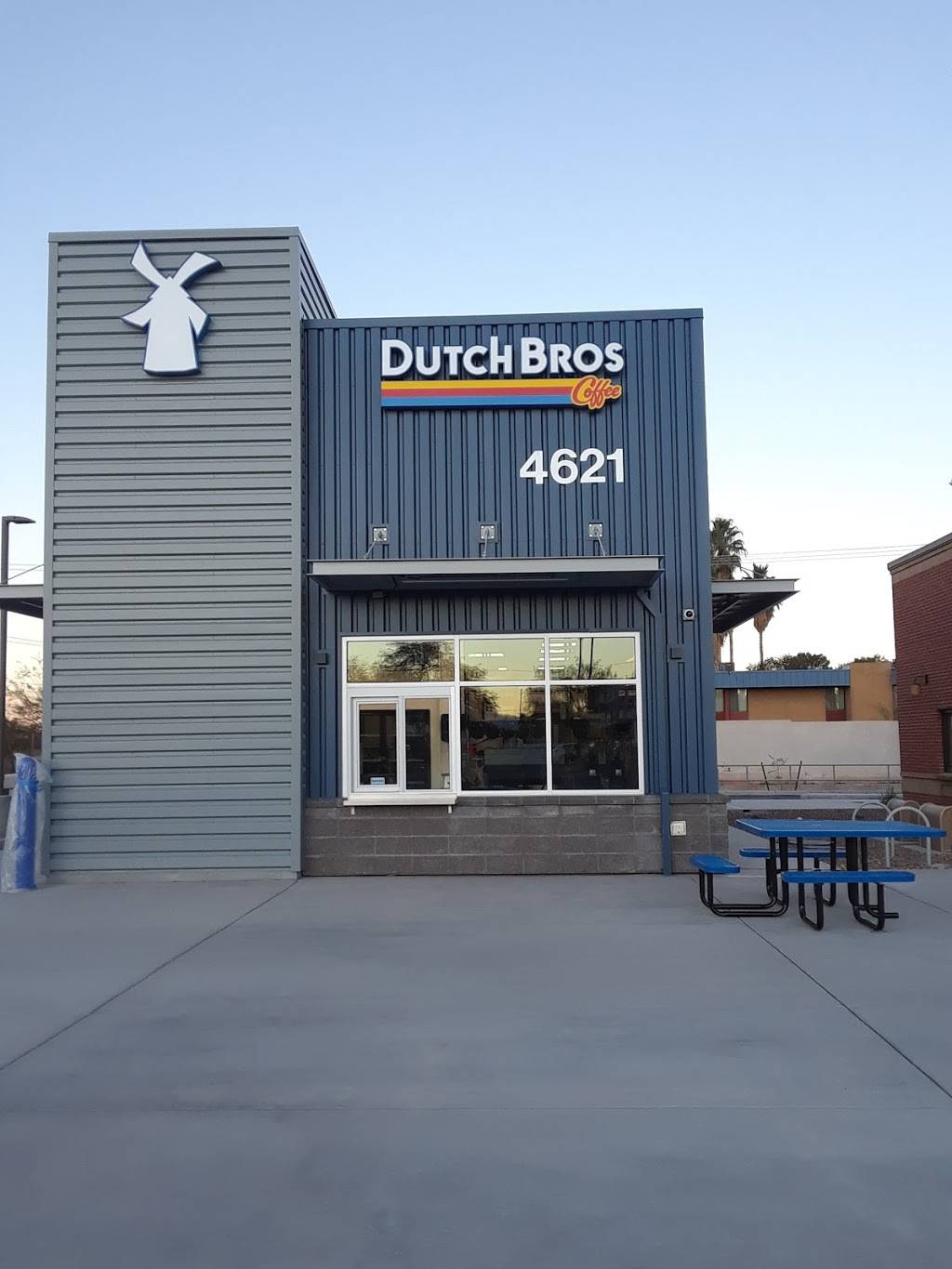 Dutch Bros Coffee | 4621 E Grant Rd, Tucson, AZ 85712, USA | Phone: (541) 955-4700