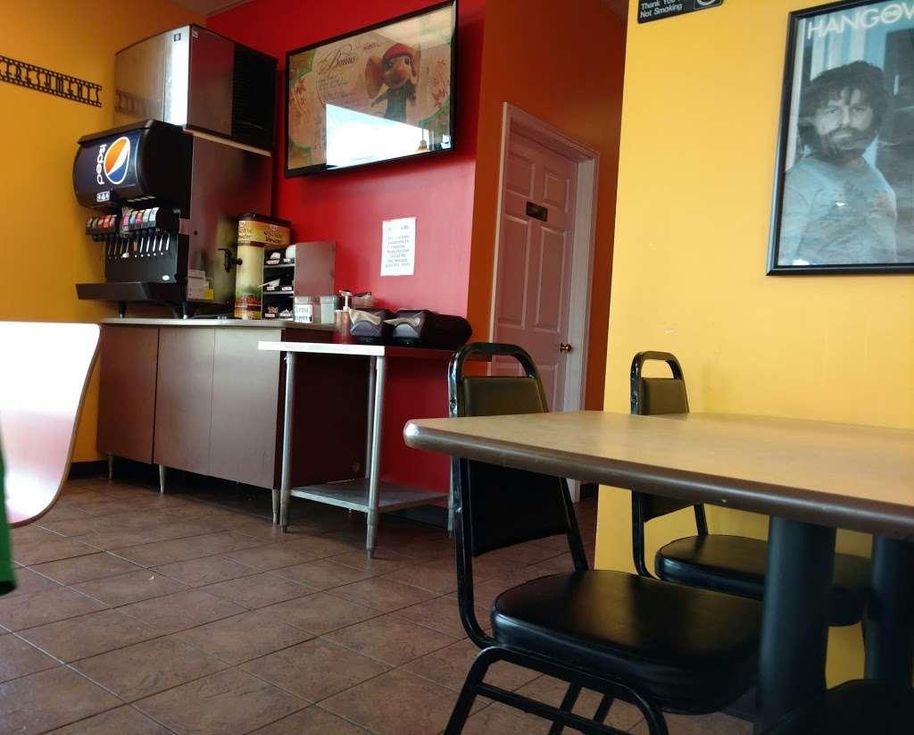 Patellis Gyros Beefburgers | 1411 Cannonball Trail, Yorkville, IL 60560, USA | Phone: (630) 553-9620