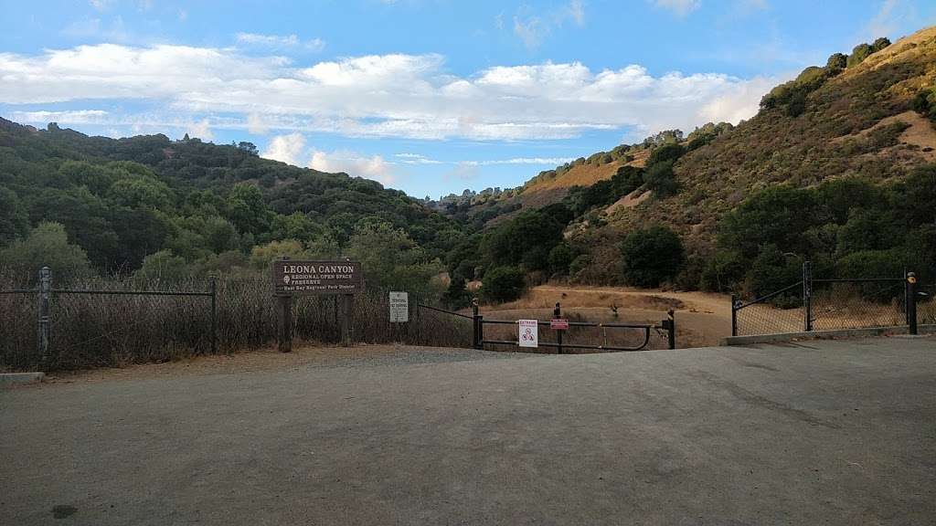 Leona Trailhead | Oakland, CA 94605, USA