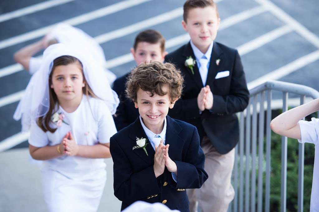 Holy Child School at Rosemont | 1344 Montgomery Ave, Bryn Mawr, PA 19010, USA | Phone: (610) 922-1000