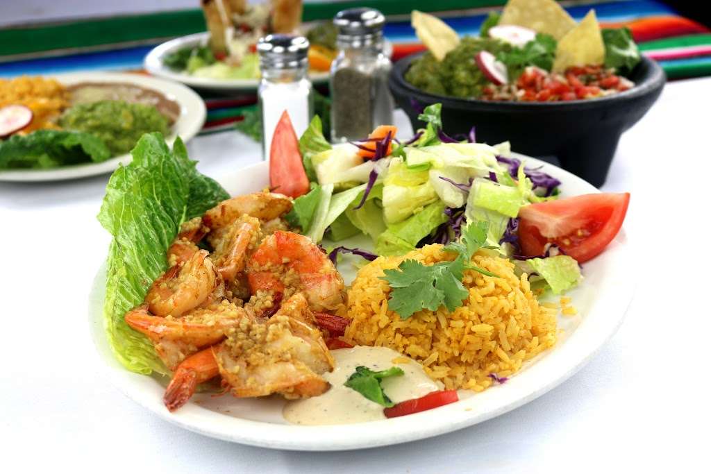 Fiesta Martin Bar And Grill | 300 E Florence Ave, Inglewood, CA 90301, USA | Phone: (310) 673-3300