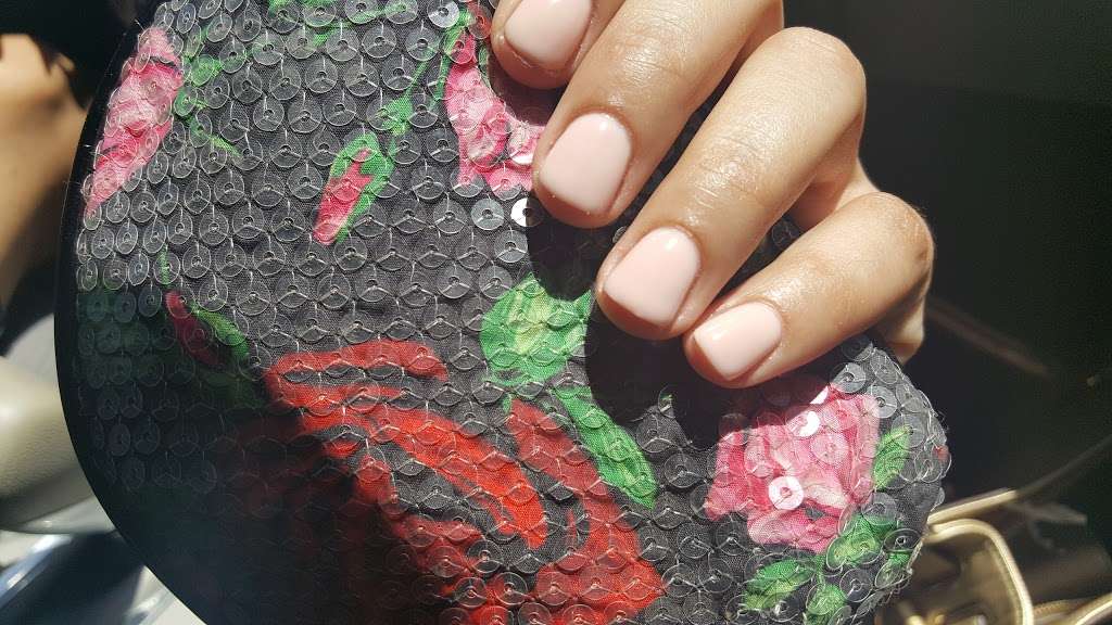 iNails and spa | 43 S Stephanie St ste 130, Henderson, NV 89012, USA | Phone: (702) 567-9990