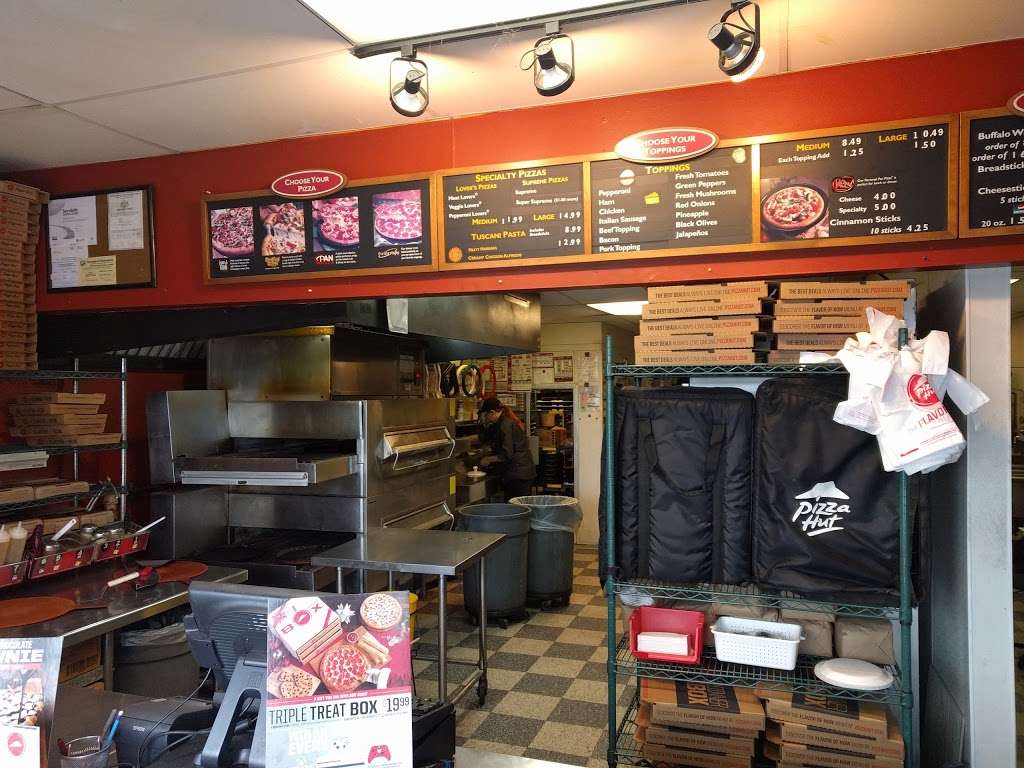 Pizza Hut | 350 S Best Ave #C, Walnutport, PA 18088, USA | Phone: (610) 760-0200