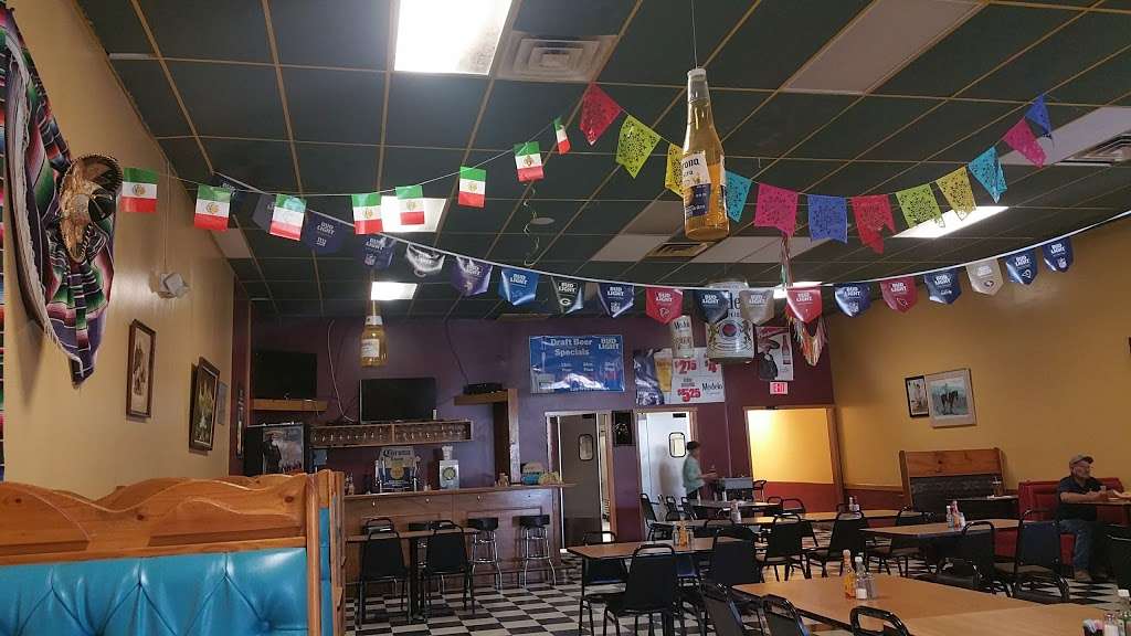 Los Tres Potrillos | 406 E Main St, Louisa, VA 23093 | Phone: (540) 967-3626