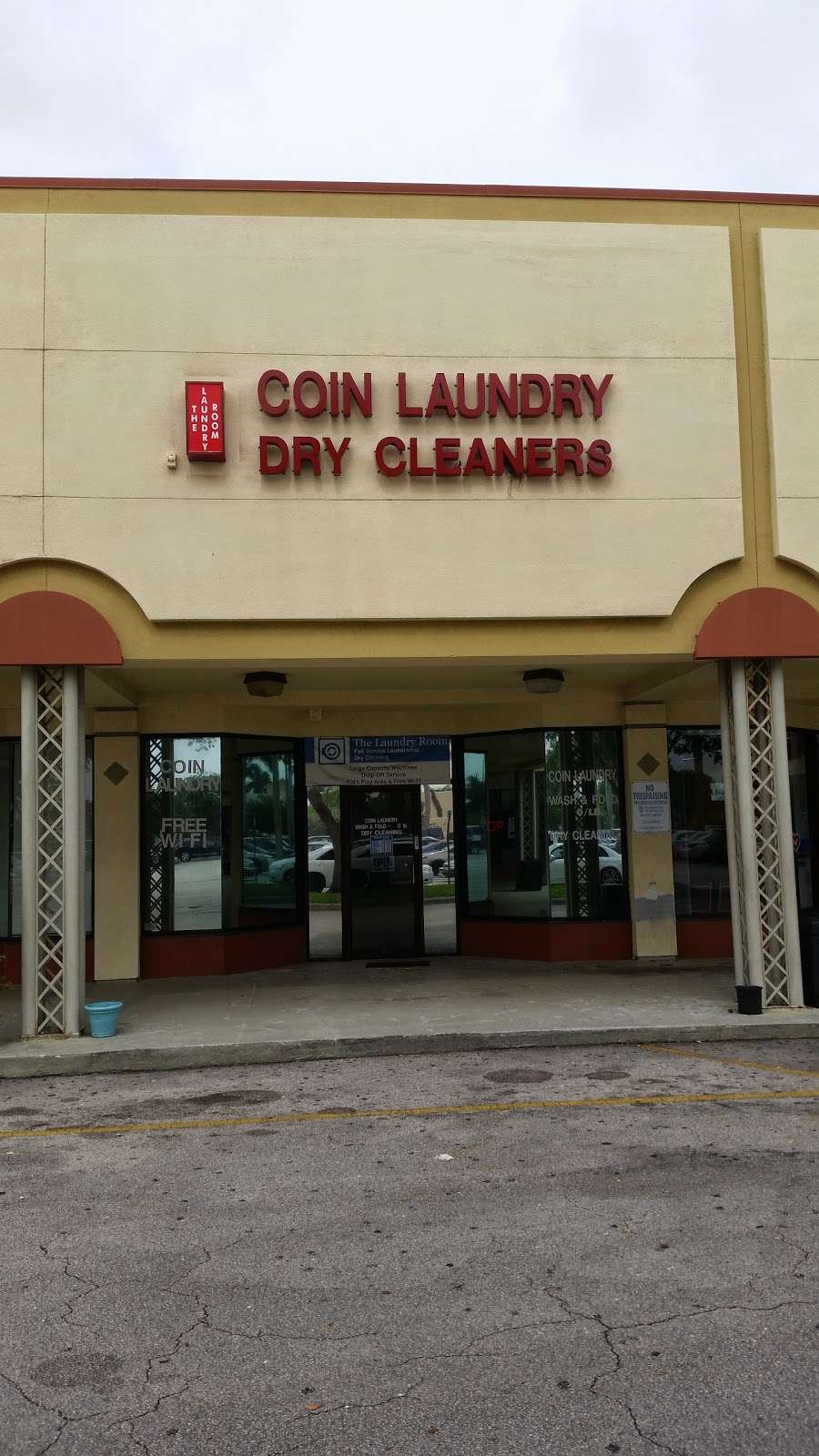 The Laundry Room | 7633 S Dixie Hwy, West Palm Beach, FL 33405, USA | Phone: (561) 586-6999