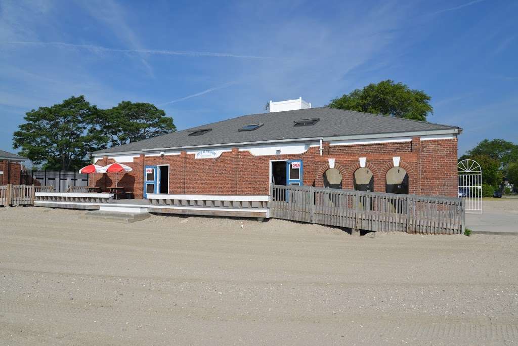 Compo Beach Concession | 64 Compo Beach Rd, Westport, CT 06880