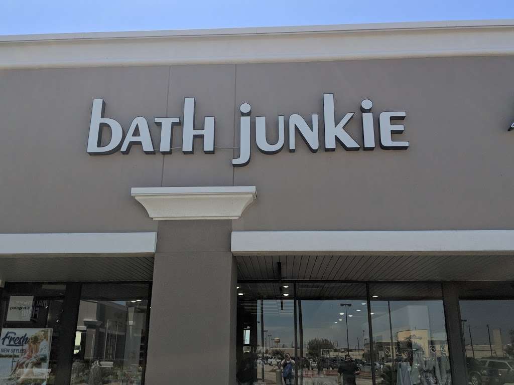 Bath Junkie | 1345 Bay Area Blvd, Webster, TX 77598, USA | Phone: (281) 554-2649