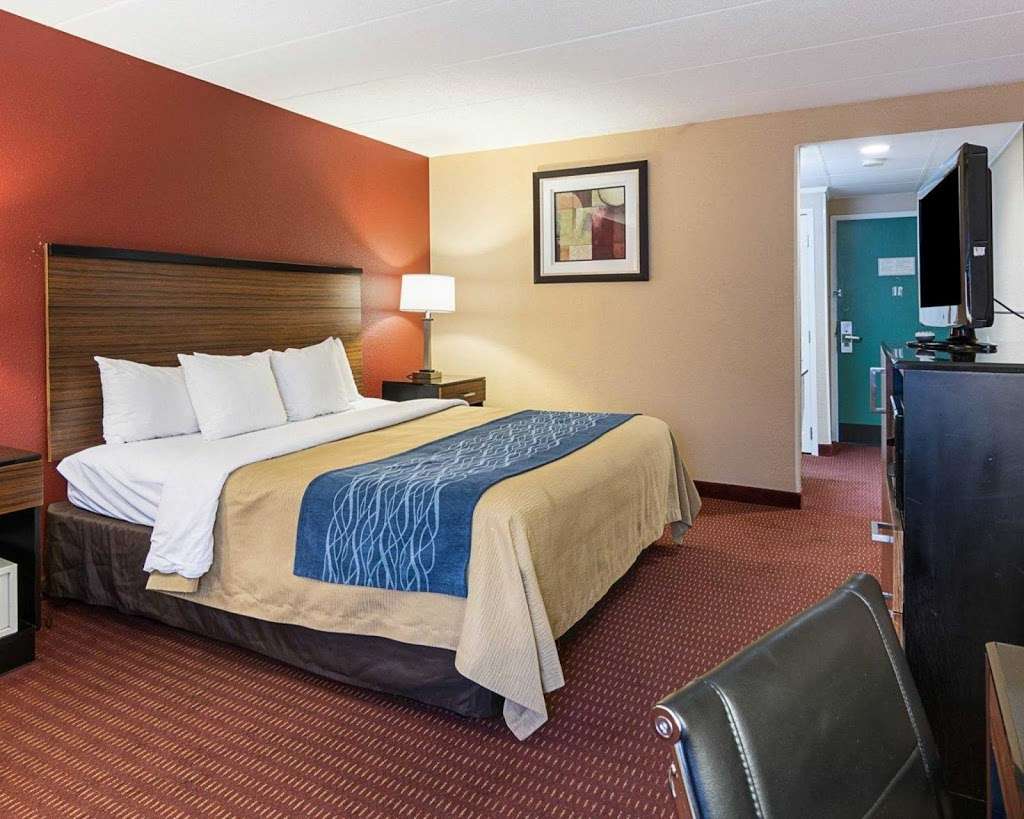 Comfort Inn | 6363 Oxon Hill Rd, Oxon Hill, MD 20745, USA | Phone: (301) 839-0001