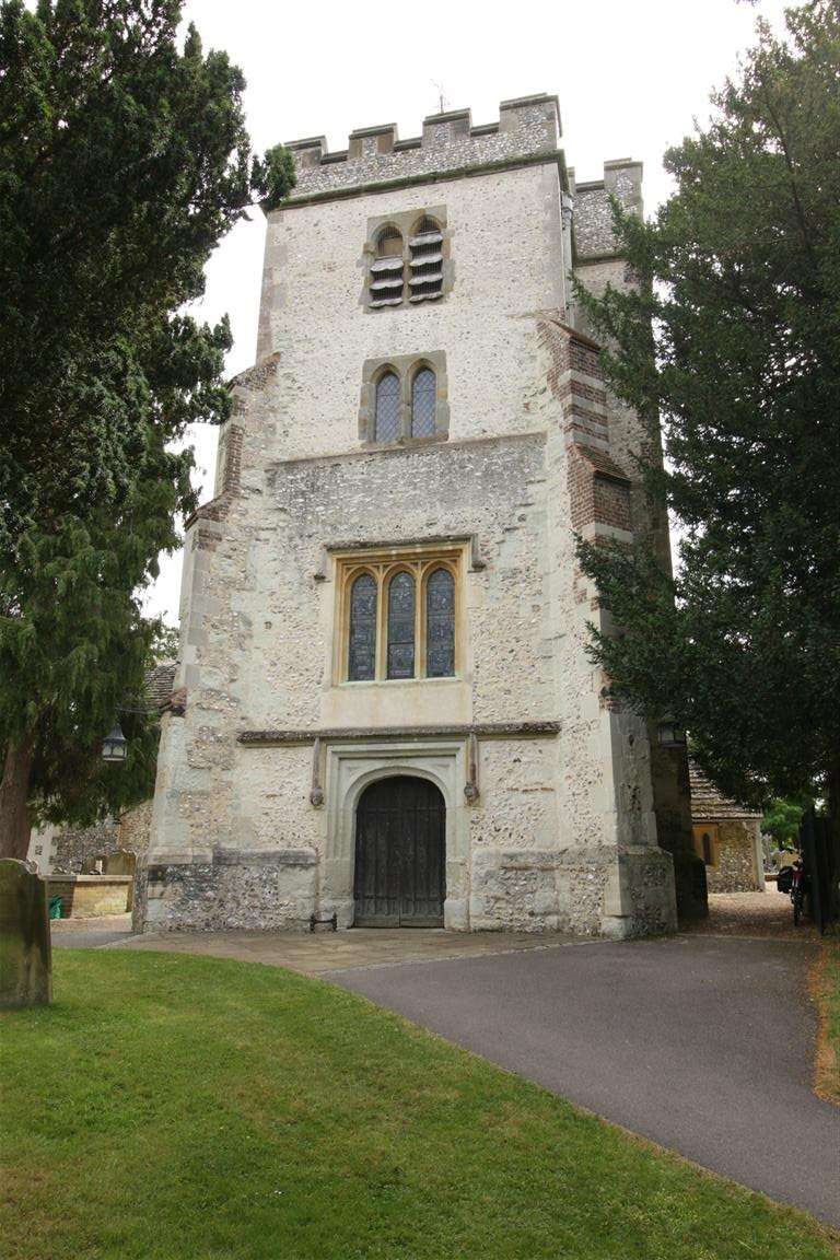 St Giles Church, Ashtead | St Giles Dr, Ashtead KT21 1EN, UK | Phone: 01372 813332