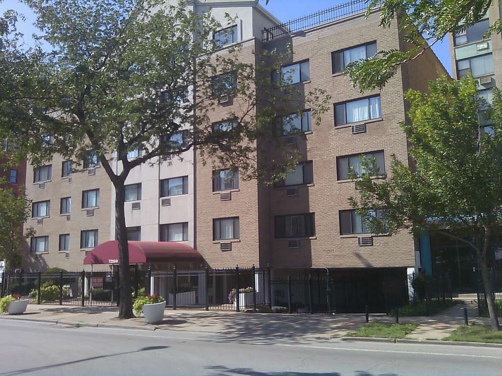 Devonshire Apartments | 7260 S South Shore Dr, Chicago, IL 60649, USA | Phone: (773) 375-4924