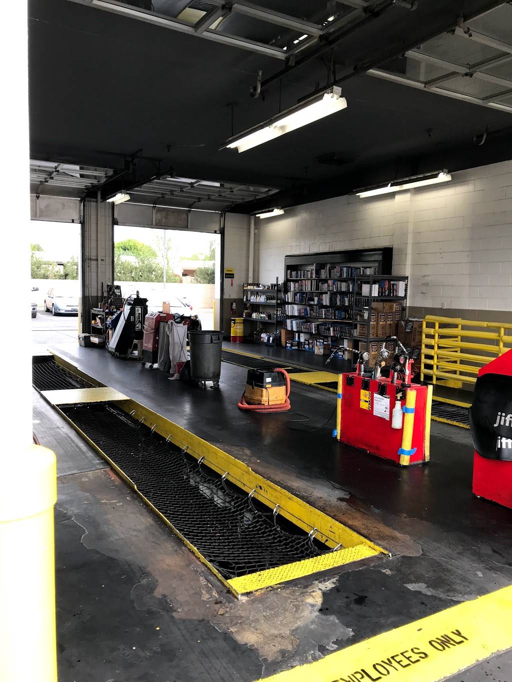 Jiffy Lube | 7610 E McDowell Rd, Scottsdale, AZ 85257, USA | Phone: (480) 941-4291