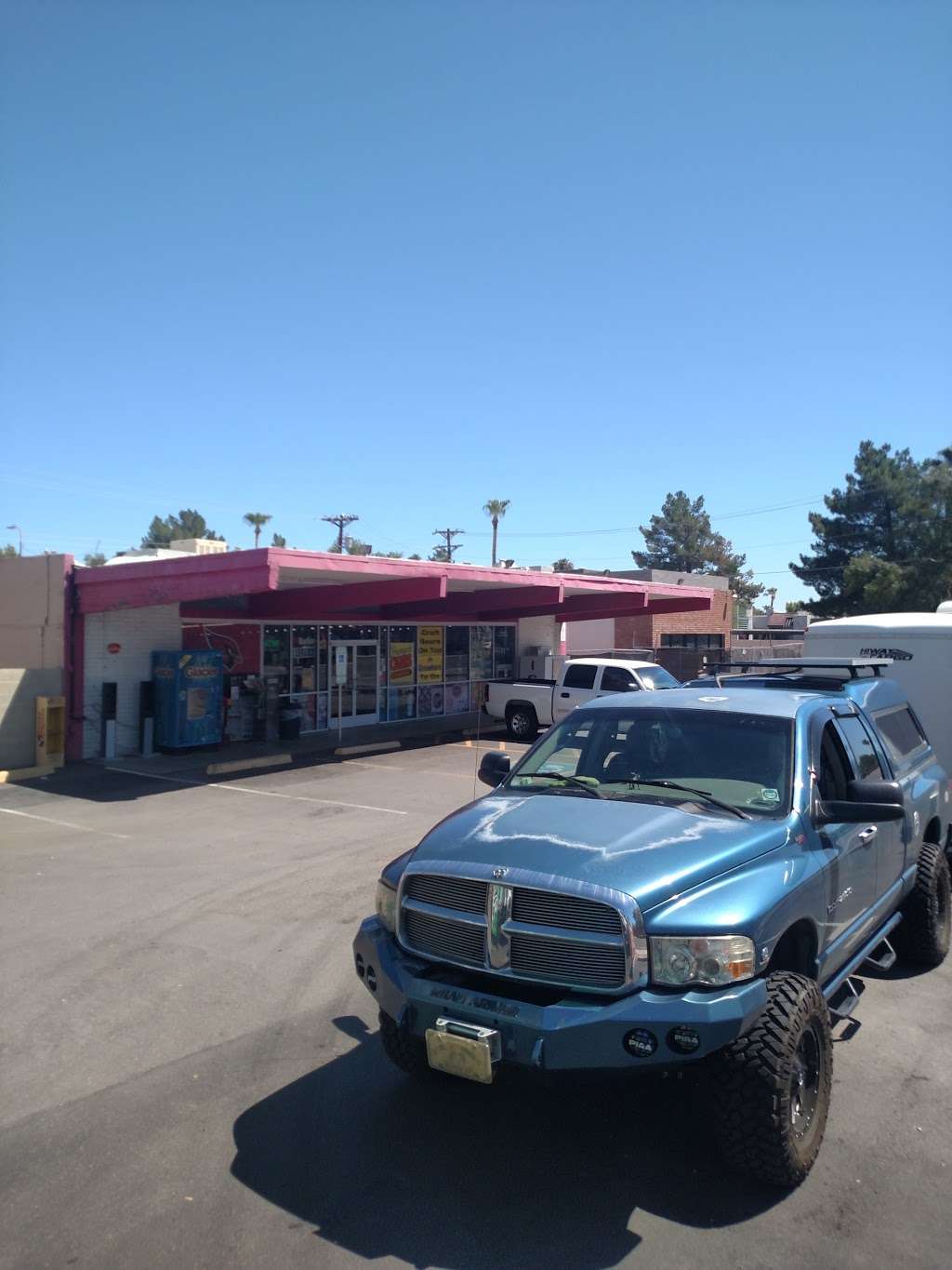 Cactus Food Mart | 8040 E Thomas Rd, Scottsdale, AZ 85251, USA | Phone: (480) 947-8886