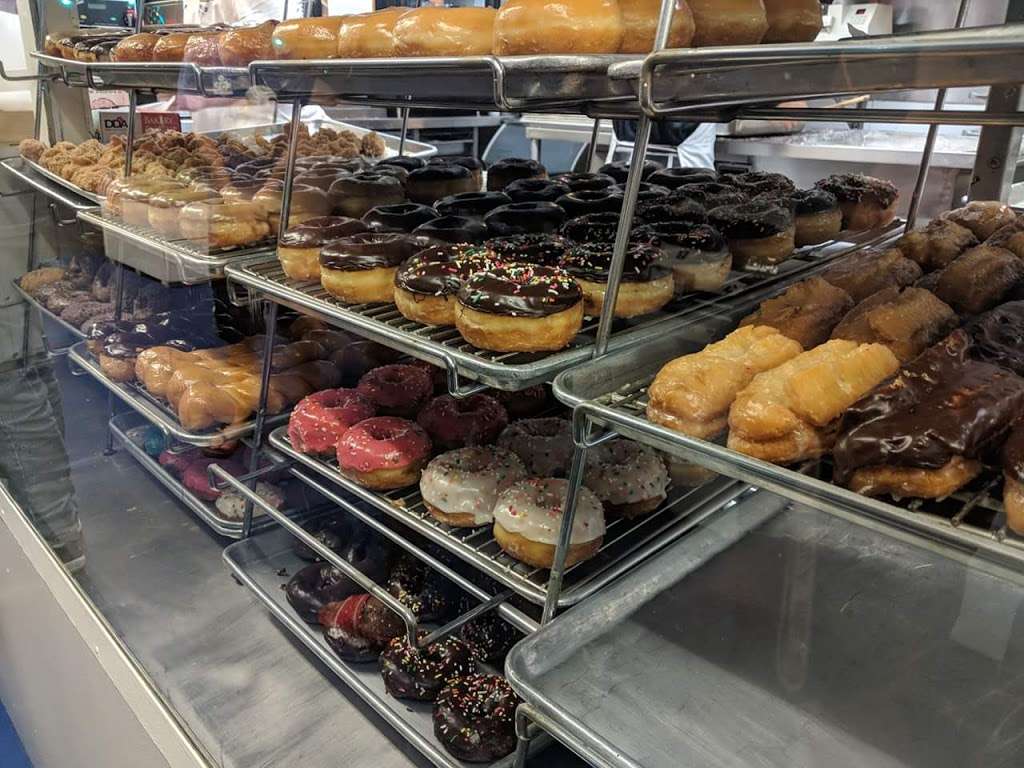 Rolling Pin Donuts | 2153 Las Posas Rd, Camarillo, CA 93010 | Phone: (805) 482-8711