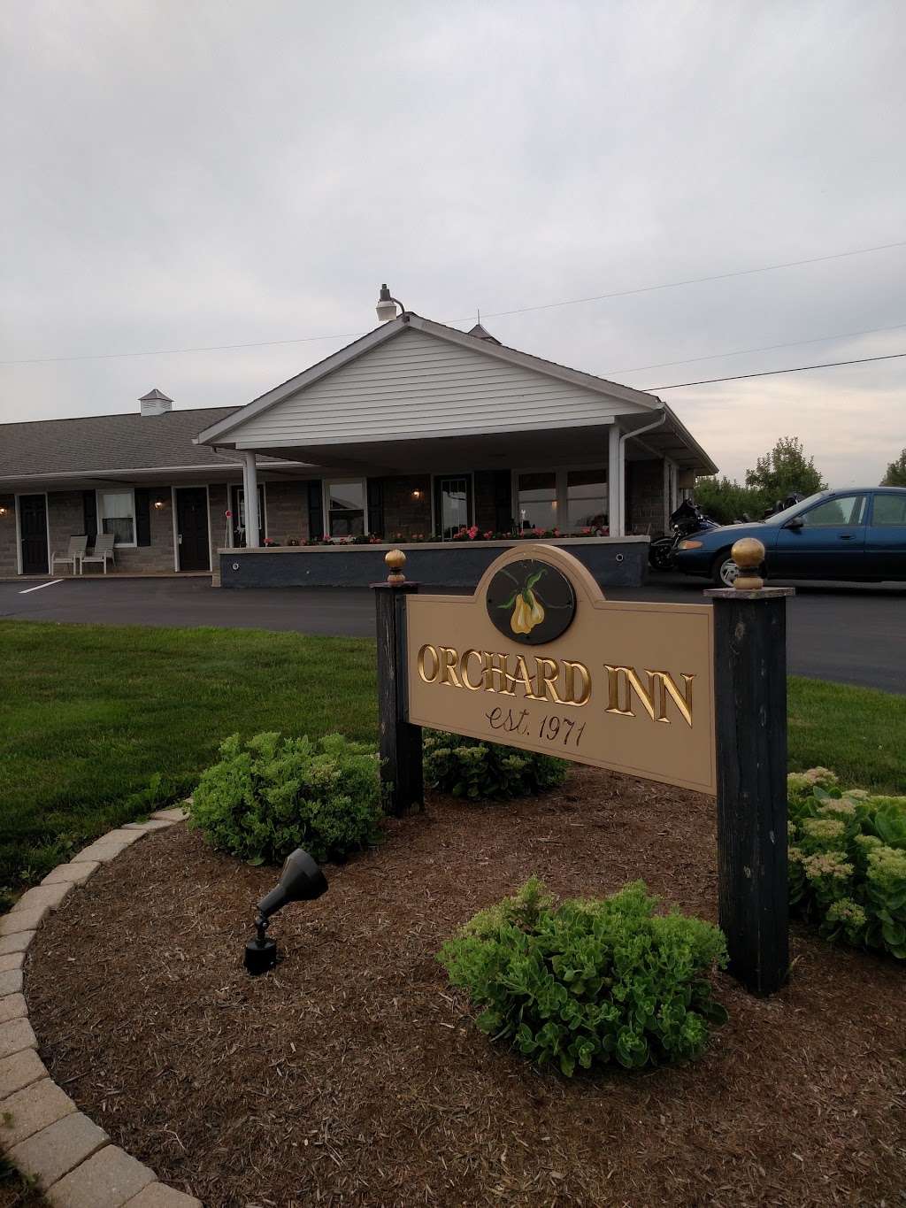 Orchard Inn | 44 S Harvest Rd, Bird in Hand, PA 17505, USA | Phone: (717) 768-3644
