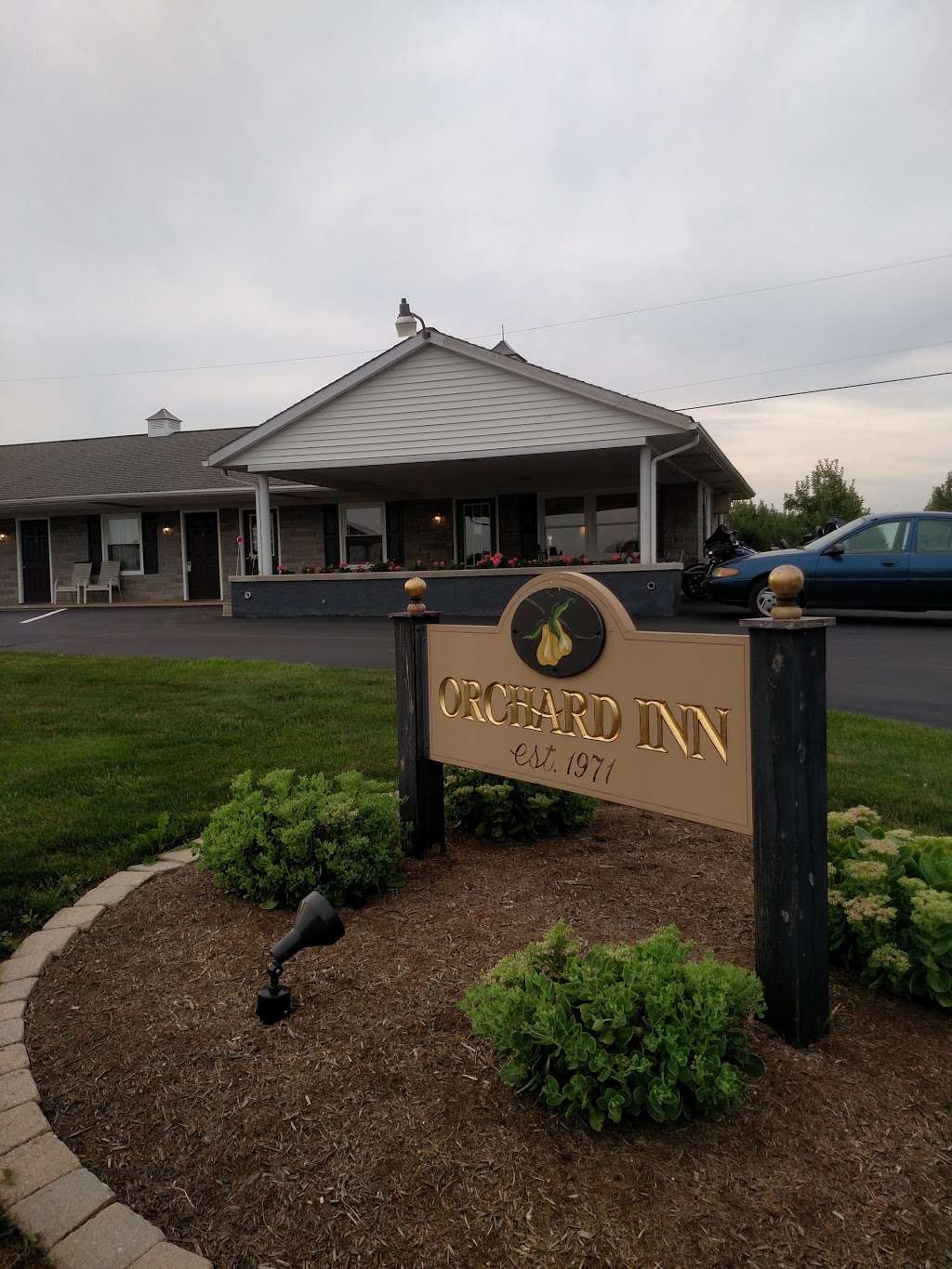 Orchard Inn | 44 S Harvest Rd, Bird in Hand, PA 17505 | Phone: (717) 768-3644