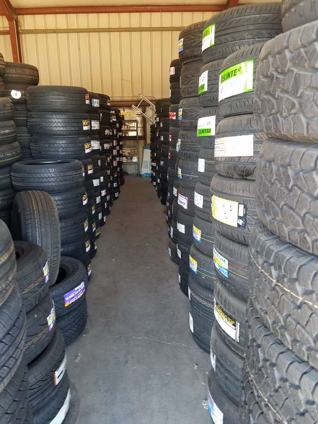 Llantera El Chino Tire Shop 2 2425 W Broadway Rd, Phoenix, AZ 85041, USA BusinessYab