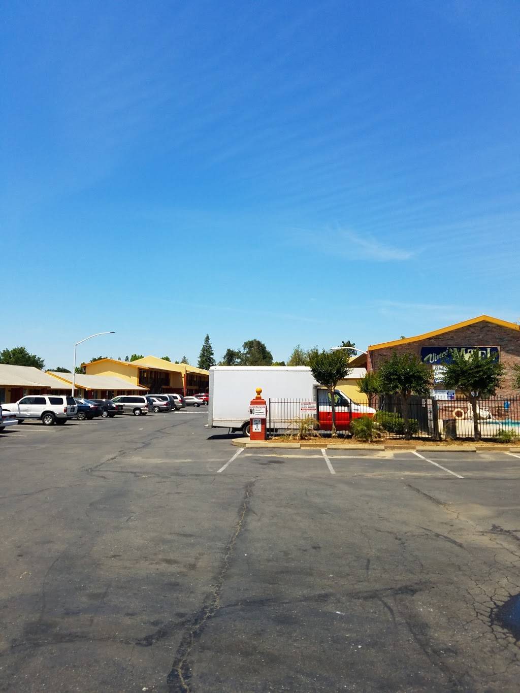 Vinces Motel | 9515 Folsom Blvd, Sacramento, CA 95827, USA | Phone: (916) 362-1331