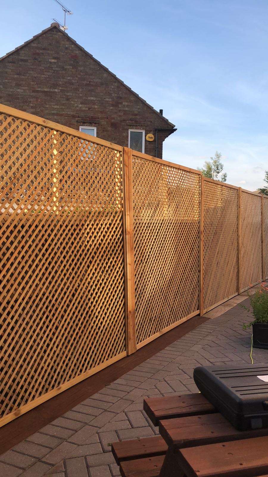 Brentwood Fencing Supplies | Ongar Rd, Brentwood CM15 9JH, UK | Phone: 01277 373608