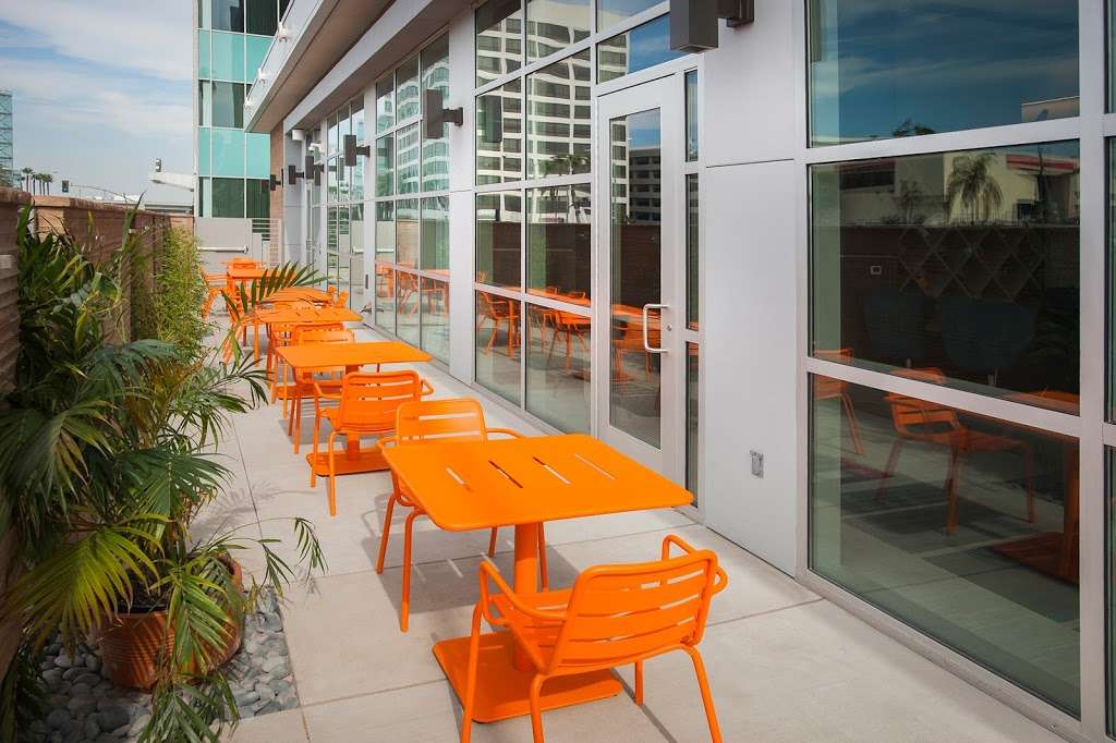 Hampton Inn & Suites LAX El Segundo | 888 North Pacific Coast Highway, El Segundo, CA 90245, USA | Phone: (310) 322-2900