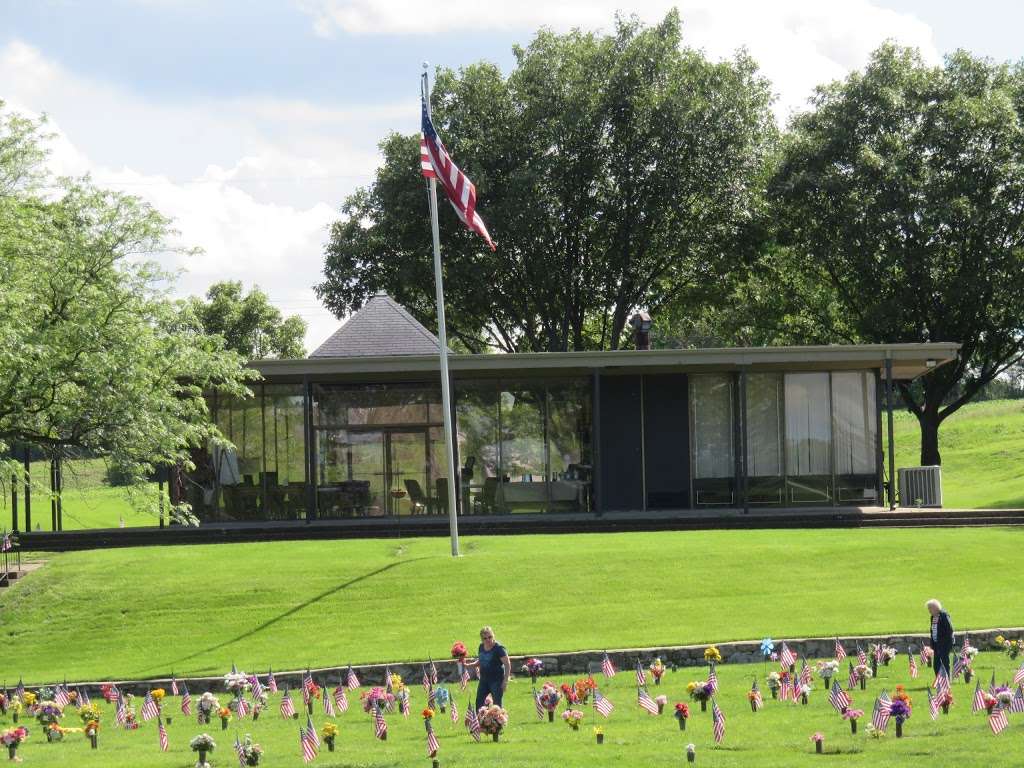Terrace Park Funeral Home & Cemetery | 801 NW 108th St, Kansas City, MO 64155, USA | Phone: (816) 734-5500