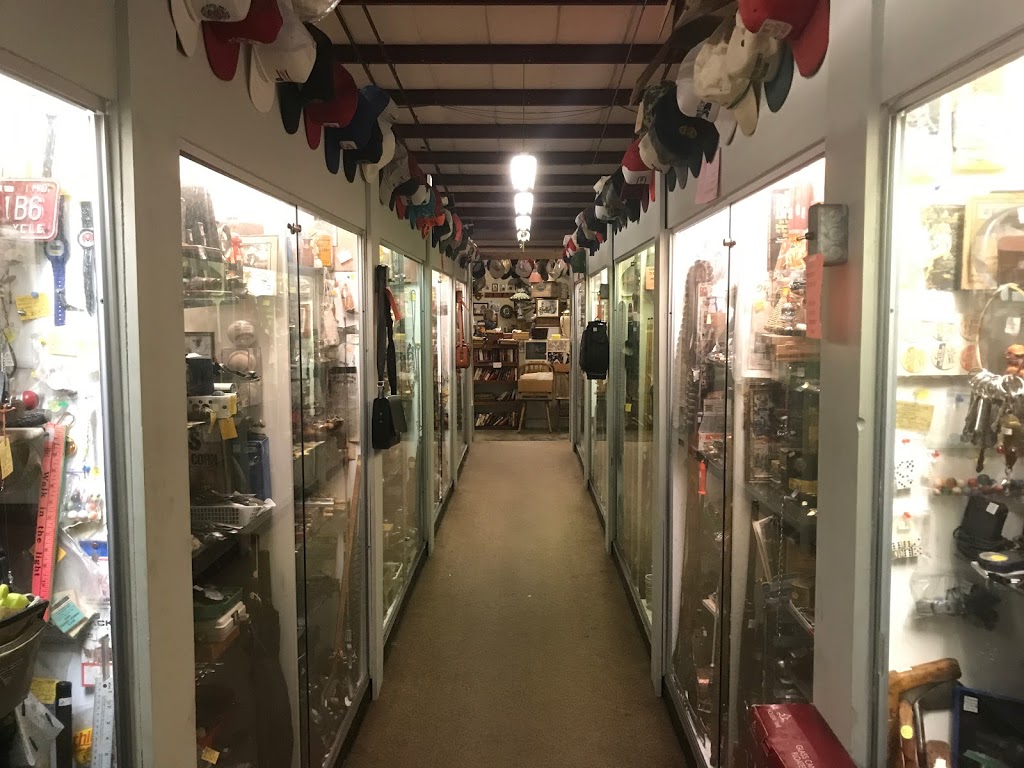 Lake Manawa Antique Mall | 201 Veterans Memorial Hwy, Council Bluffs, IA 51501 | Phone: (712) 308-1934