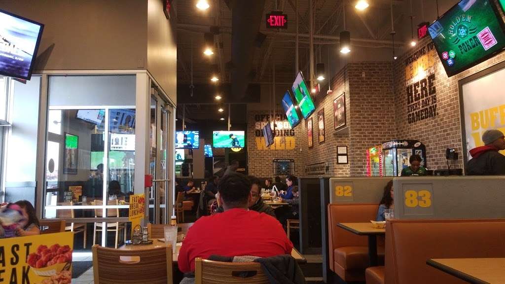 Buffalo Wild Wings | 111 Chicago Ridge Mall Drive, F15, Chicago Ridge, IL 60415 | Phone: (708) 424-9464