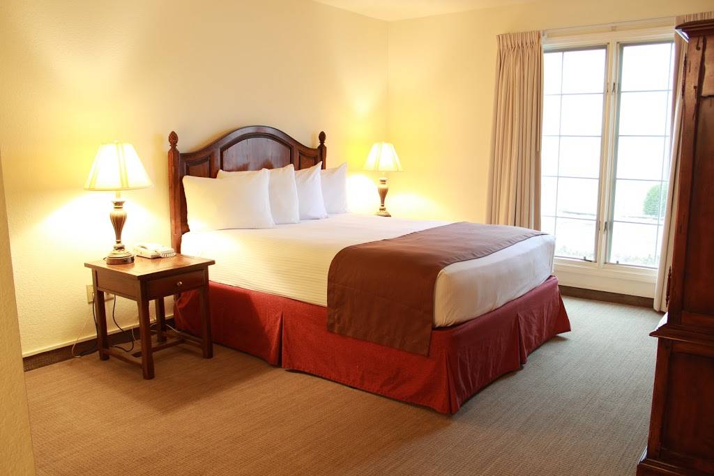 The Inn At Tallgrass | 2280 N Tara Cir, Wichita, KS 67226, USA | Phone: (316) 684-3466