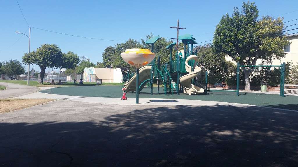 Darby Park | 3400 W Arbor Vitae St, Inglewood, CA 90305, USA | Phone: (310) 412-5391