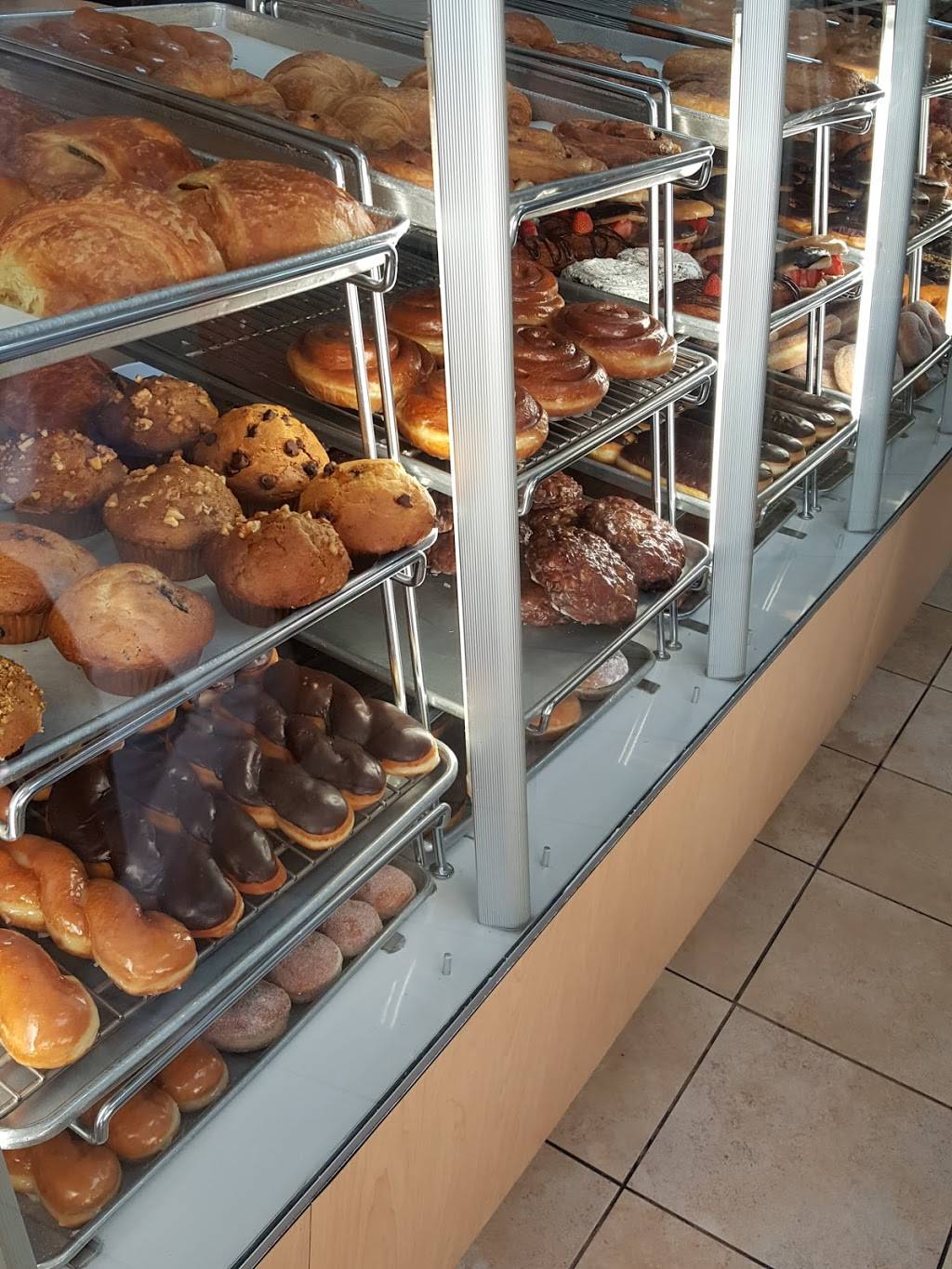 Ace Donut | 14474 Culver Dr, Irvine, CA 92604, USA | Phone: (949) 857-2332