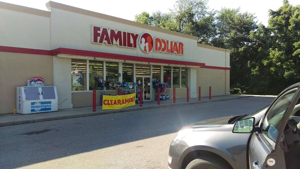 Family Dollar | 4 West Mill St, Cloverdale, IN 46120, USA | Phone: (765) 276-4222