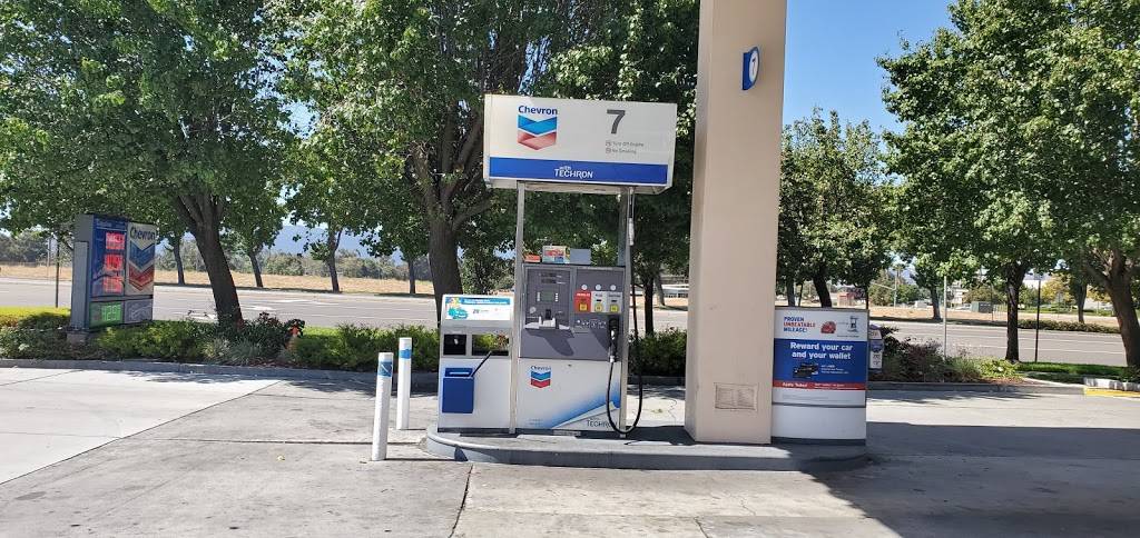 Chevron | 1051 Airway Blvd, Livermore, CA 94550, USA | Phone: (925) 606-0104