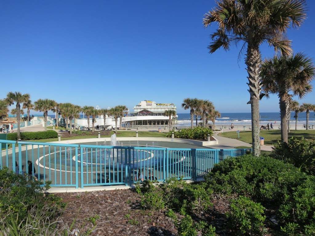 Breakers Oceanfront Park | 13 S Atlantic Ave, Daytona Beach, FL 32118, USA | Phone: (386) 671-3420