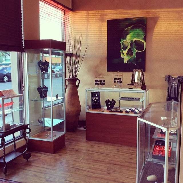 Hermosa Ink | 802 Hermosa Ave, Hermosa Beach, CA 90254, USA | Phone: (310) 376-0451