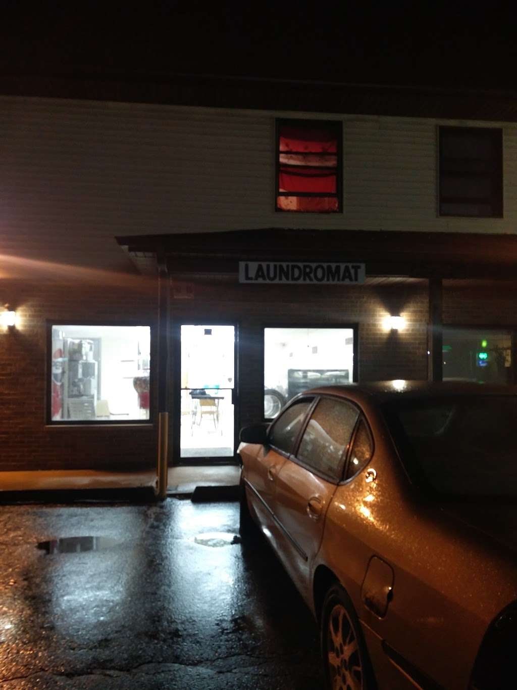 Villiage Laundromat | 91 Sugar Ln, Sugar Grove, IL 60554, USA | Phone: (630) 222-4491