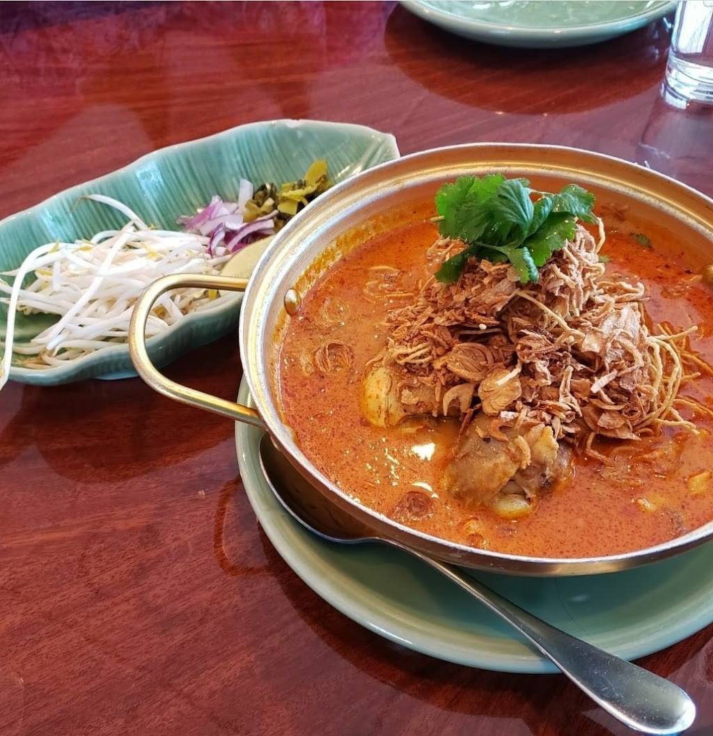 Bua Traditional Thai Cuisine | 950 S Abilene St, Aurora, CO 80012, USA | Phone: (720) 262-9923