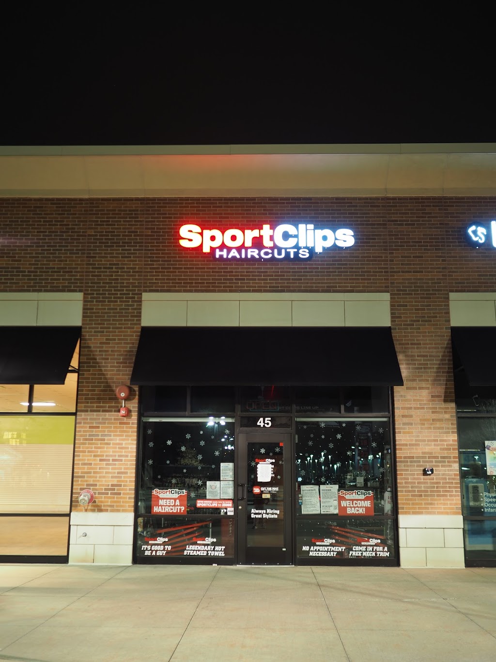 Sport Clips Haircuts of Glenview | 45 Waukegan Rd, Glenview, IL 60025, USA | Phone: (847) 486-0100