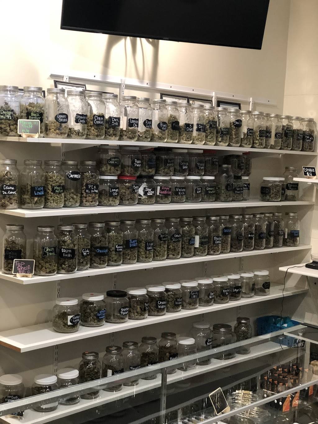 Greenway Dispensary | 9512 E Pine St, Tulsa, OK 74115 | Phone: (918) 960-2027