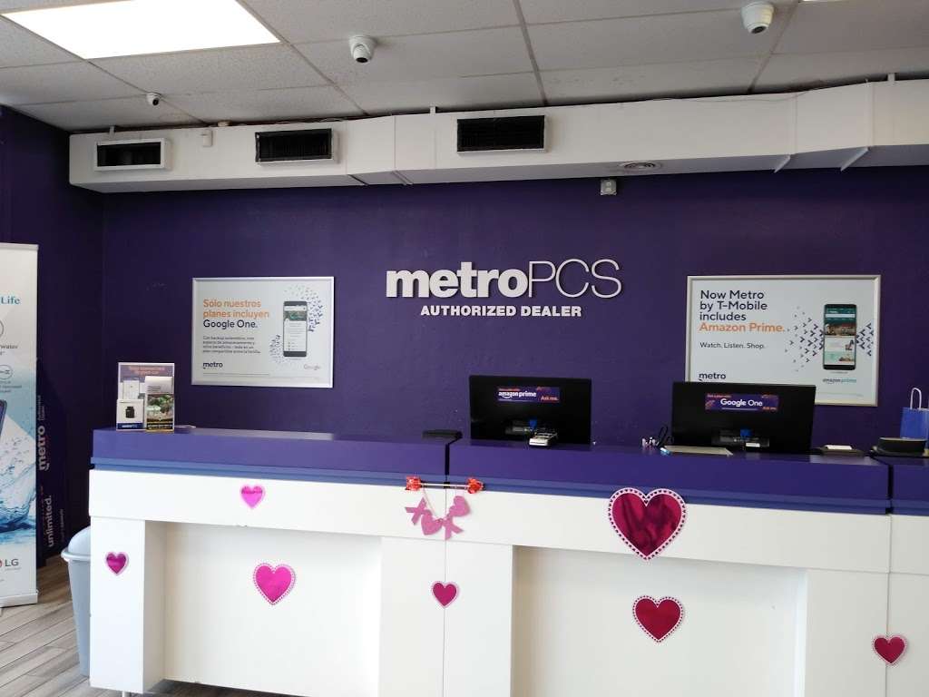 Metro by T-Mobile | 6232 Westheimer Rd, Houston, TX 77057, USA | Phone: (713) 401-6154