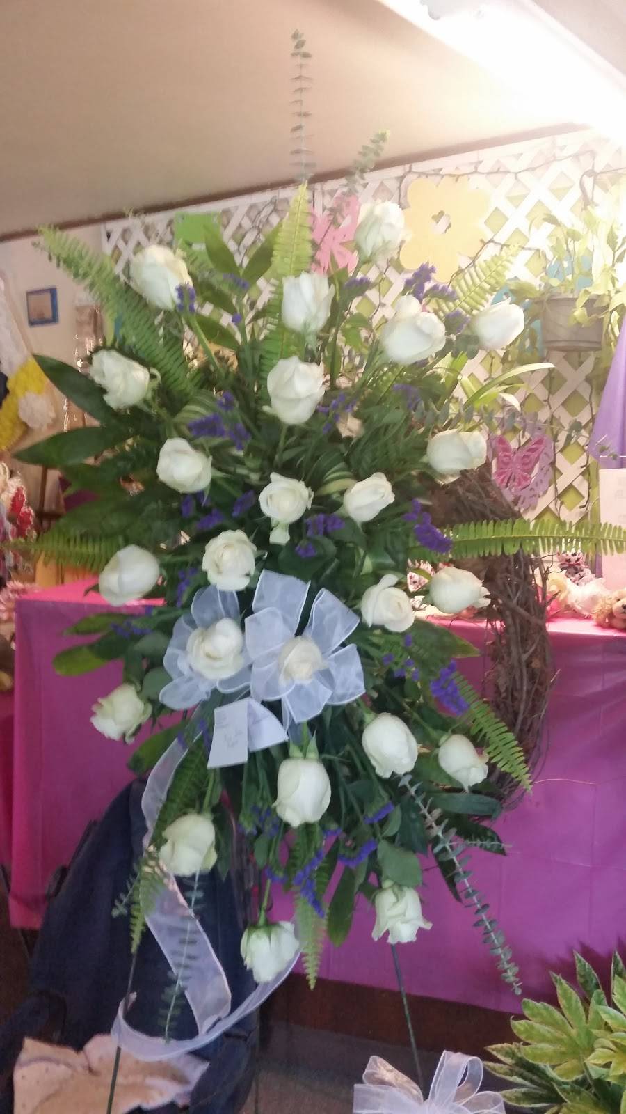 Fultondale Flowers & Gifts | 2504 Walker St, Fultondale, AL 35068 | Phone: (205) 841-8311