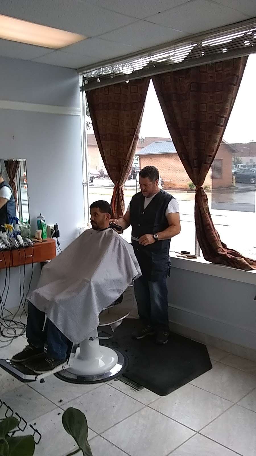 San Miguel Salon & Barbershop | 109 E Burke St, Martinsburg, WV 25401, USA | Phone: (304) 433-5191