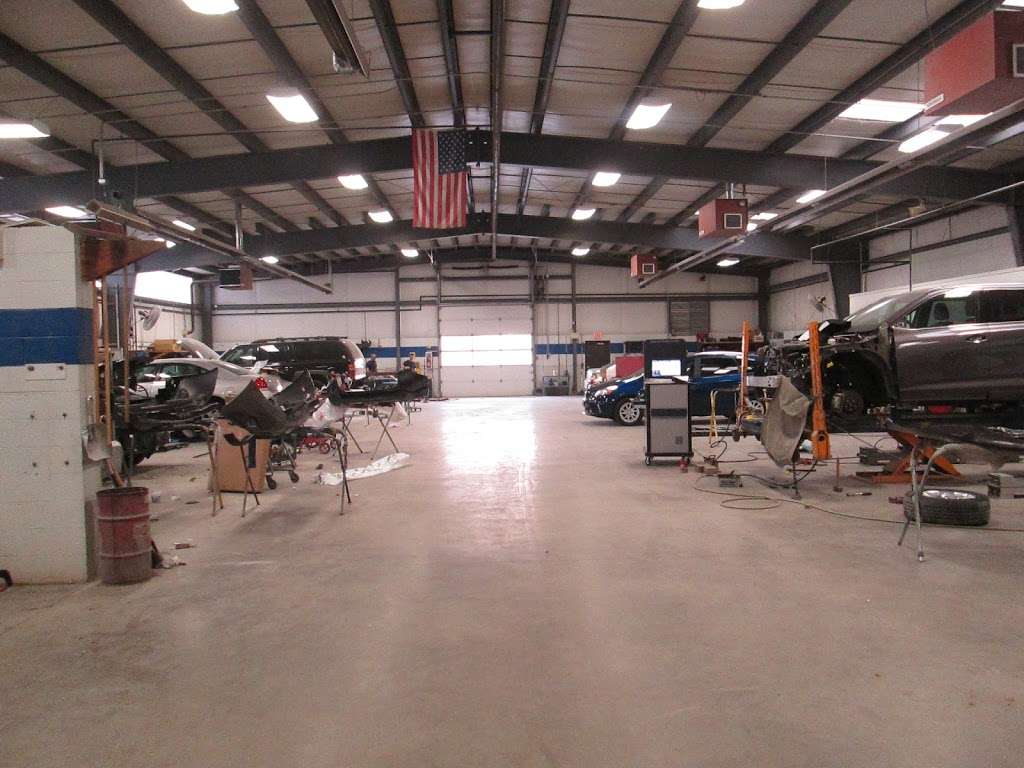 Mudgetts Auto Body | 2960 Dede Rd, Finksburg, MD 21048, USA | Phone: (410) 833-3368