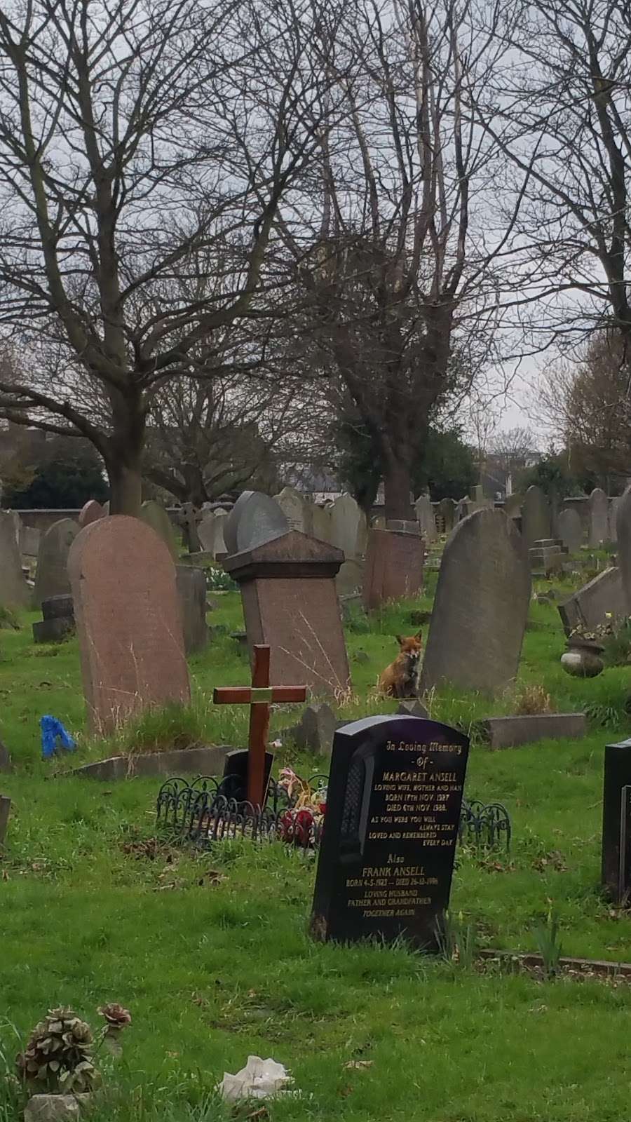 West Ham Cemetery | Cemetery Rd, London, Forest Gate E7 9DG, UK | Phone: 020 3373 1193