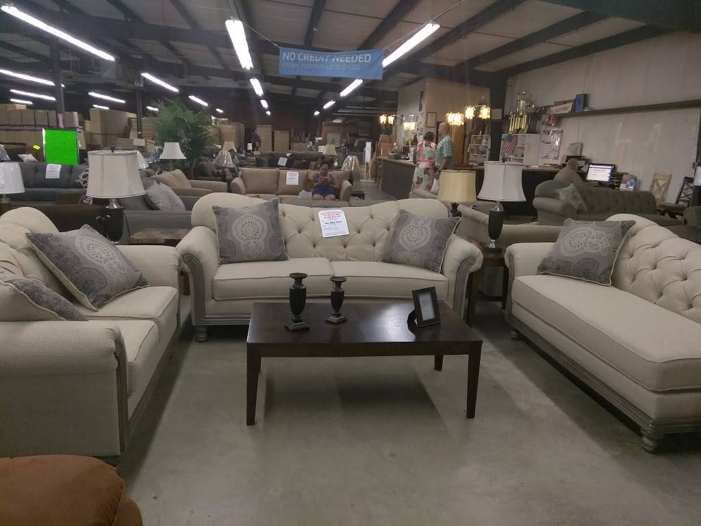 Southeastern Furniture | 3000 S Elm-Eugene St, Greensboro, NC 27406, USA | Phone: (336) 265-6842