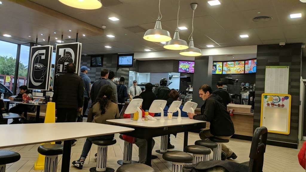 McDonalds | 77/83 High St, New Malden KT3 4BT, UK | Phone: 020 8336 5852