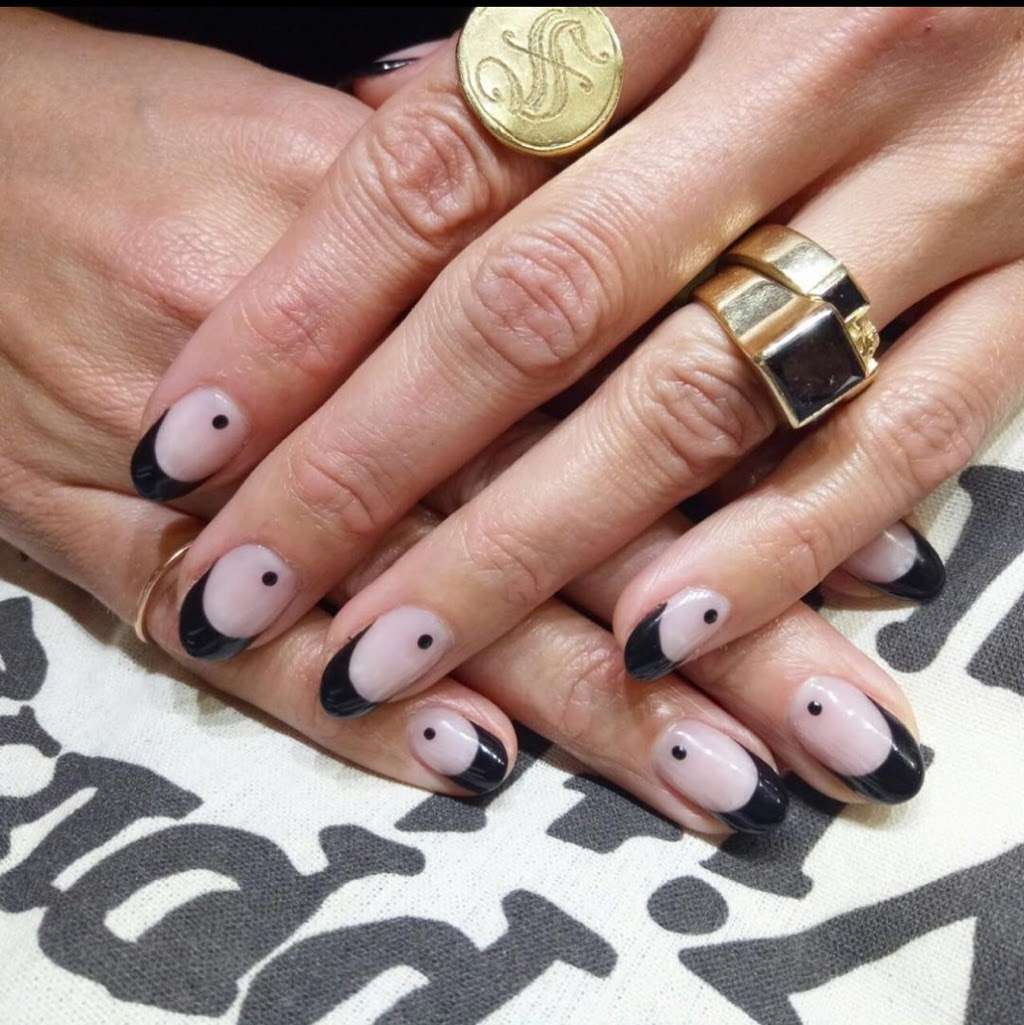 WellShow nails & spa | 3044 Steinway St, Long Island City, NY 11103, USA | Phone: (718) 685-2215